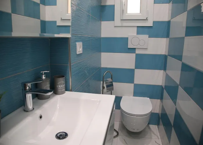 Emma And Livia's Vatican 2 Appartement *