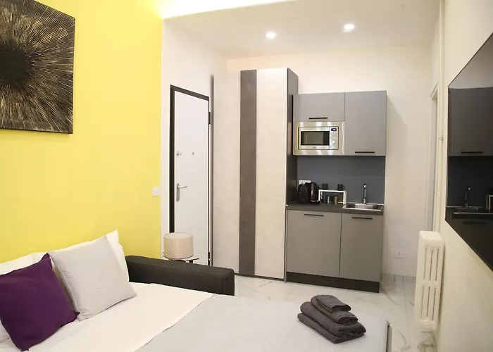 Emma And Livia's Vatican 2 Appartement *