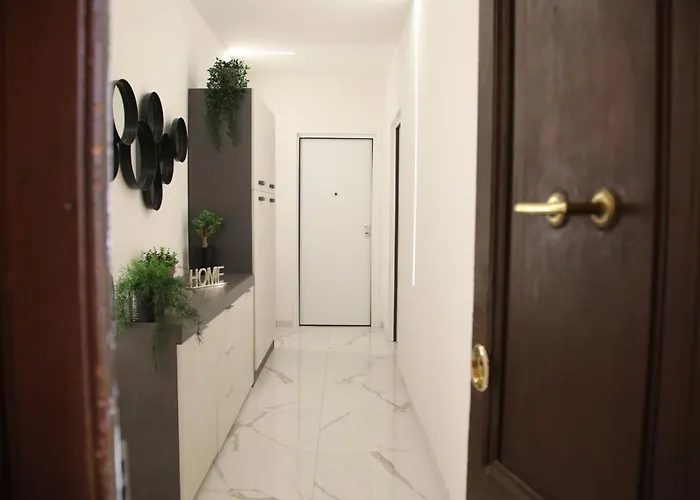 Emma And Livia's Vatican 2 Appartement *